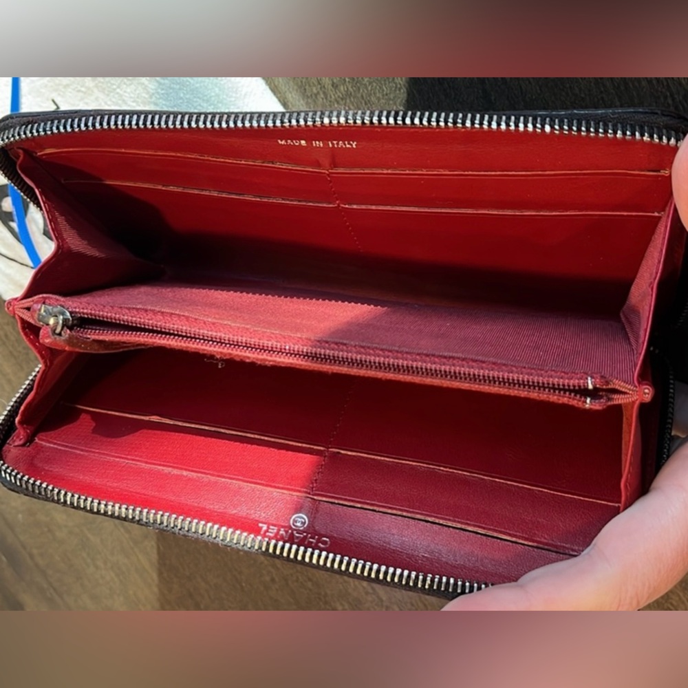 EUC Chanel Black Quilted Wallet - Picture 6 of 8